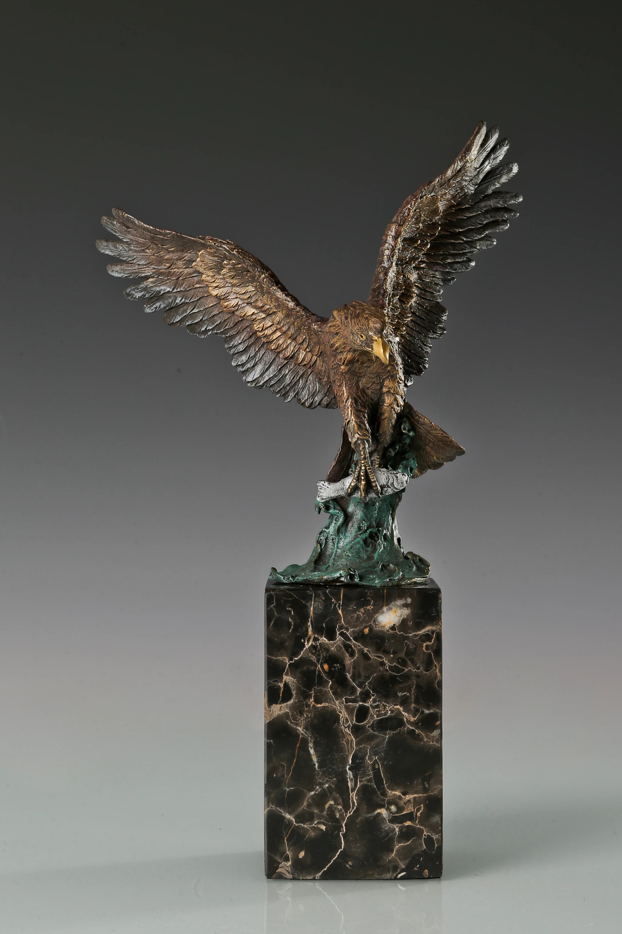 bronze eagle statue detailed feathers