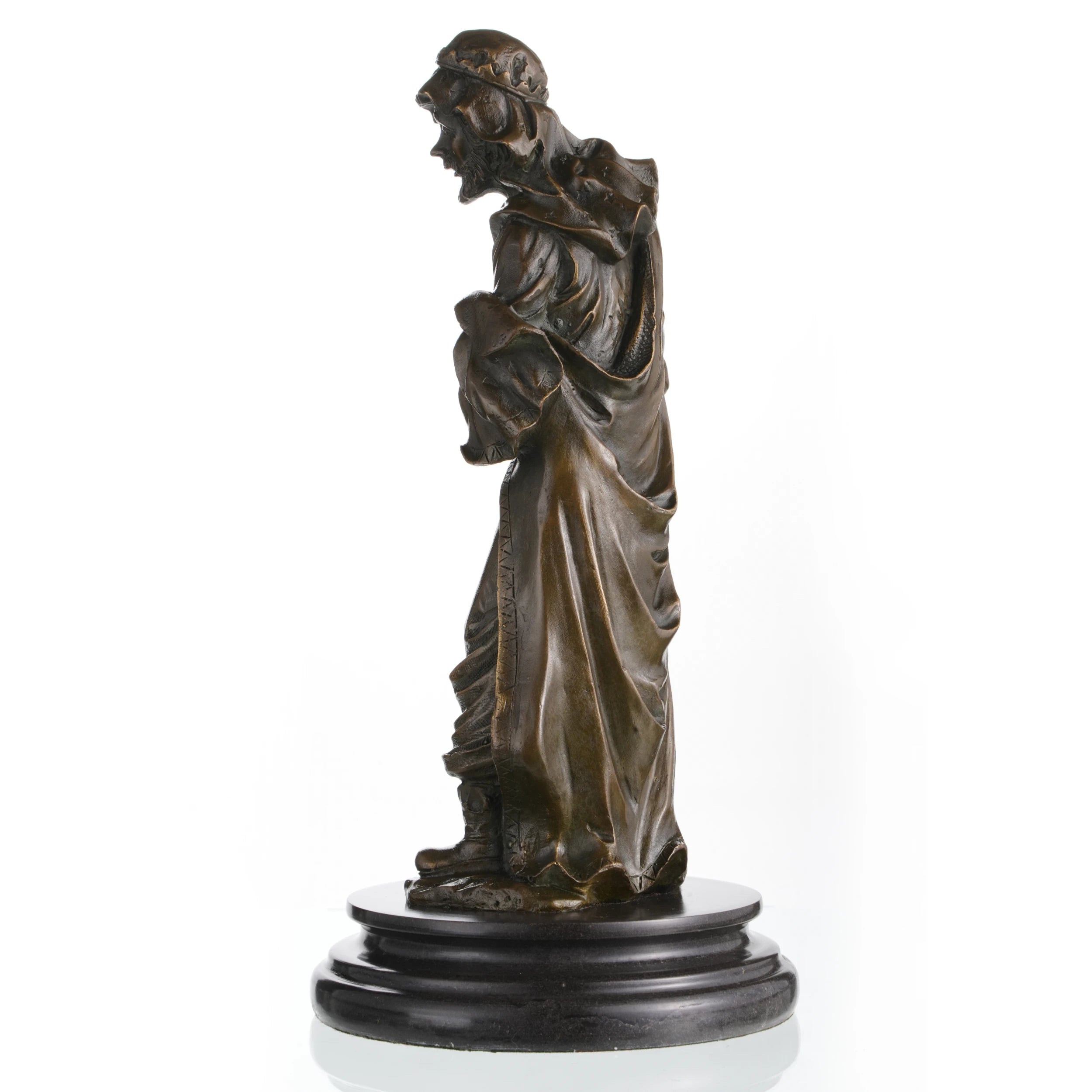 magus-bronze-statue-side-view
