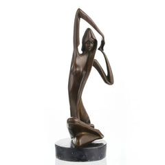 Art Deco bronze sculpture of a kneeling woman with raised arm and veil, stylized female figure on round black marble base, loss wax casting abstract art.