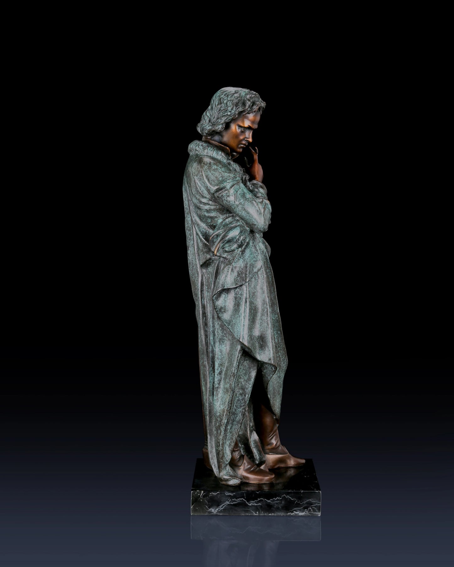 This is a dramatic full-length bronze statue of Ludwig van Beethoven, the legendary German composer, crafted using the lost-wax casting method with a striking verdigris patina.