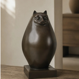 Right view of the abstract cat bronze sculpture set in graduated sizes