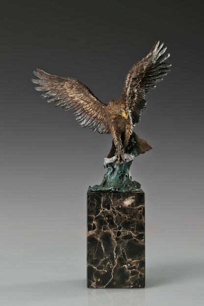bronze eagle statue detailed feathers