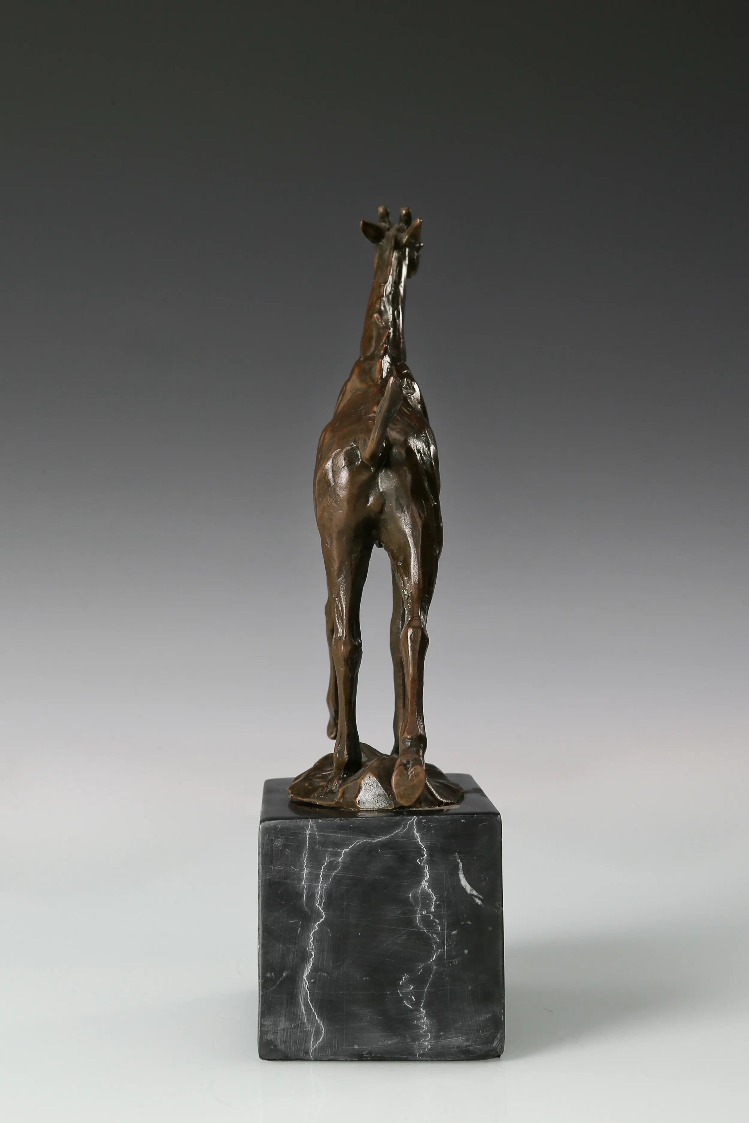 Running Giraffe bronze sculpture detail view